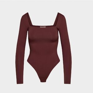 Aritzia Women's Burgundy and Red Bodysuit